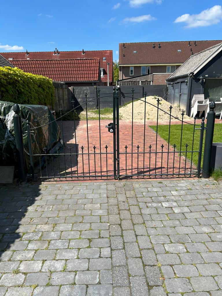 Sierlijk ijzeren tuinhek met poort, Tuin en Terras, Tuinhekken en Hekwerk, Ophalen, Met poort, Gebruikt, Sierhekwerk