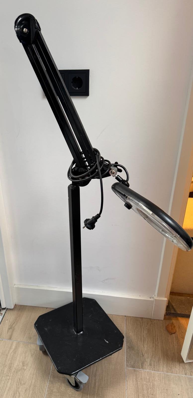 Loeplamp incl standaard, Ophalen, Zo goed als nieuw, Loeplamp