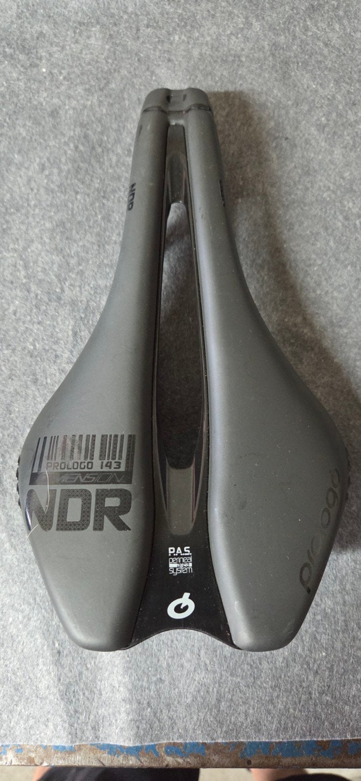 Prologo Dimension NDR 143 Zadel - Zo goed als nieuw, Racefiets, Kunststof, Ophalen of Verzenden, Zo goed als nieuw