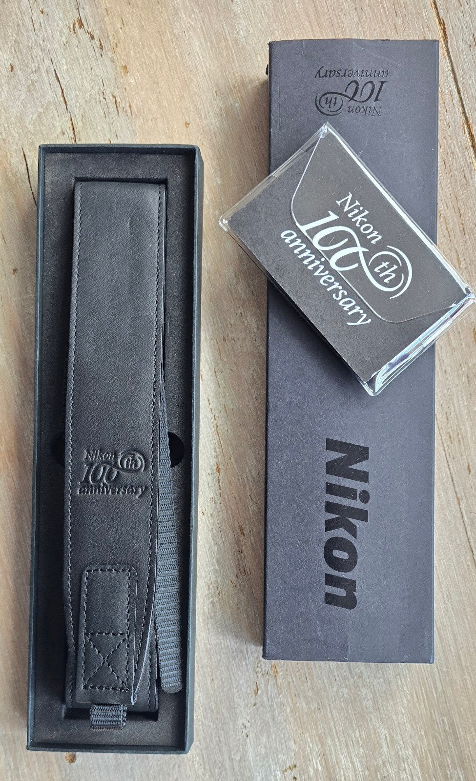 Nikon 100th Anniversary Draagriem - Nieuw in doos, Ophalen of Verzenden, Nieuw