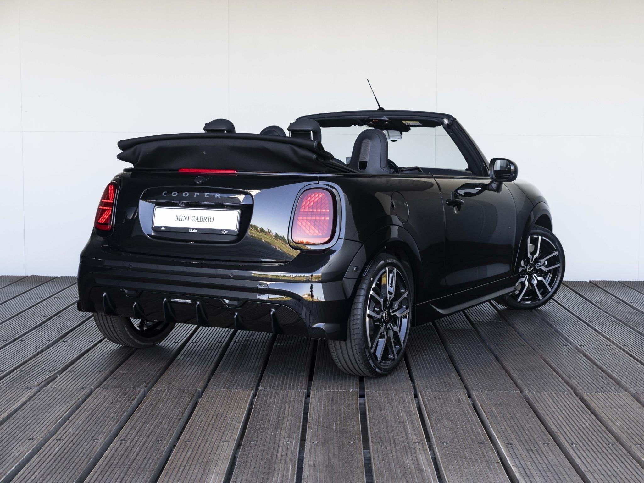 MINI Cabrio Cooper C John Cooper Works Trim | Pakket XL, Auto's, 1998 cc, Cabriolet, 4 stoelen, Bedrijf