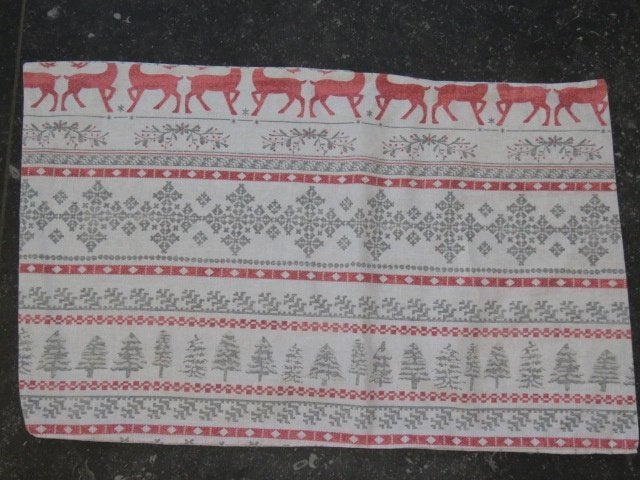 Vintage kussensloop lap stof wit grijze rode wintermotieven, Hobby en Vrije tijd, Stoffen en Lappen, Gebruikt, Wit, Ophalen of Verzenden