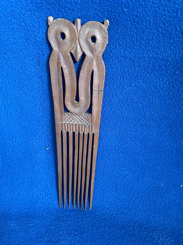 traditionele houten kam van het Ashanti volk, Ophalen