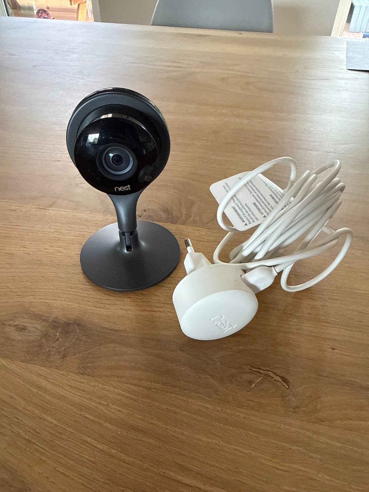 Nest Cam Indoor Beveiligingscamera met Voeding, Ophalen of Verzenden, Zo goed als nieuw, Binnencamera