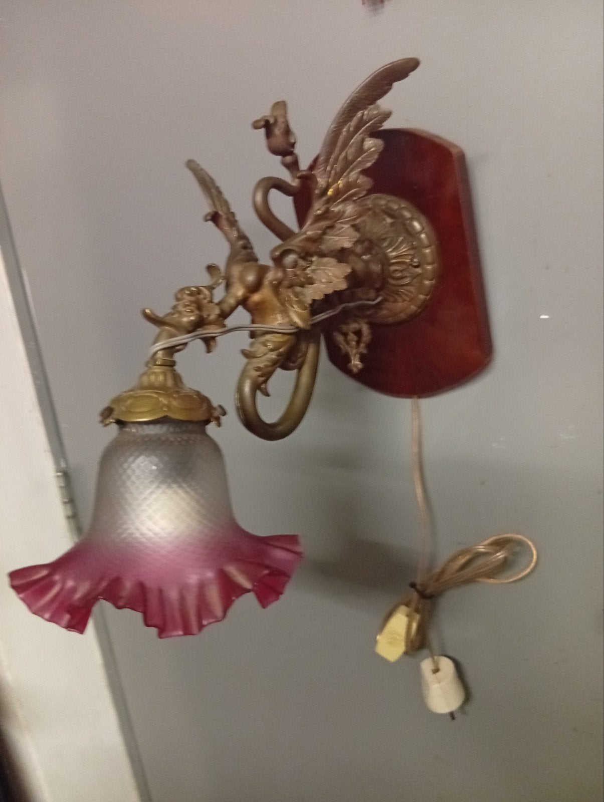 Antieke bronzen wandlamp tulp glazen kap / draak art nouveau, Antiek en Kunst, Ophalen of Verzenden
