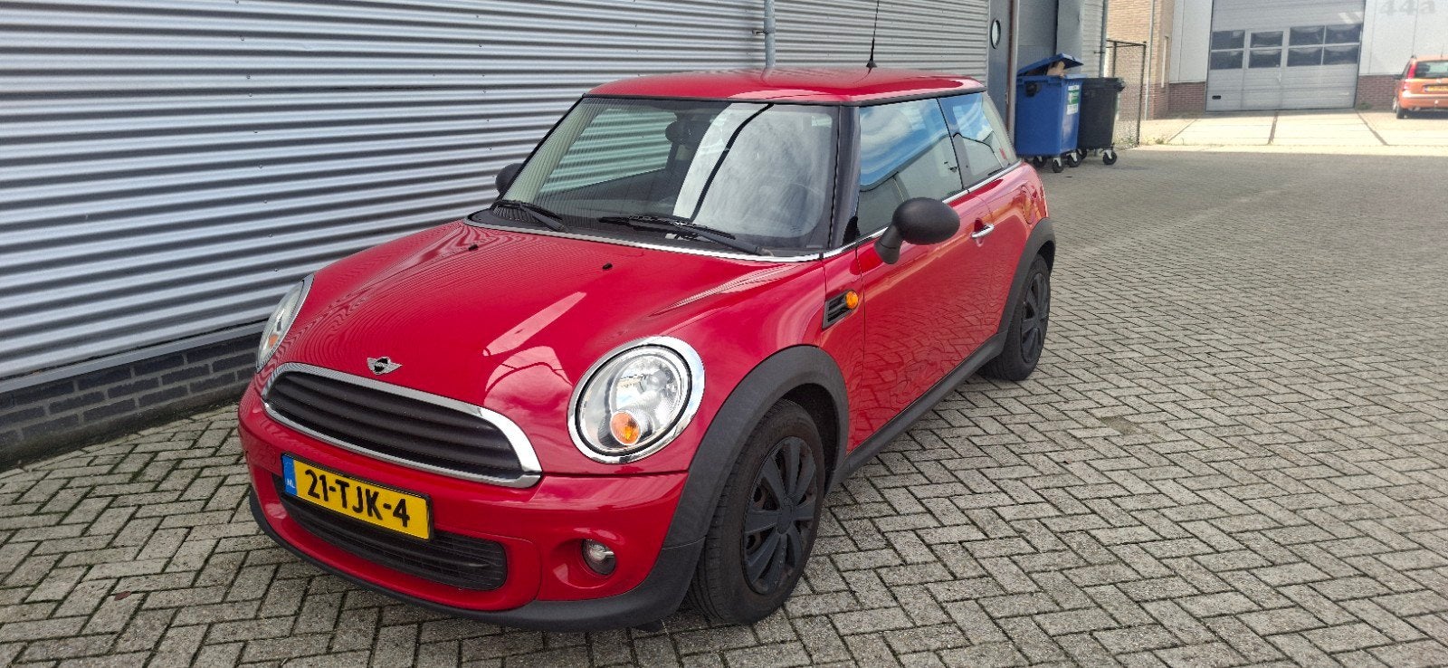 Mini 1.6 ONE 55KW 2012 Rood, Auto's, Voorwielaandrijving, Stof, Zwart, 4 stoelen