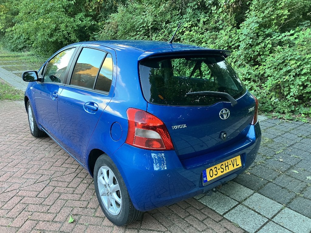Foto 5 van Toyota Yaris 1.3 16V Vvt-i 5DR 2006 Blauw