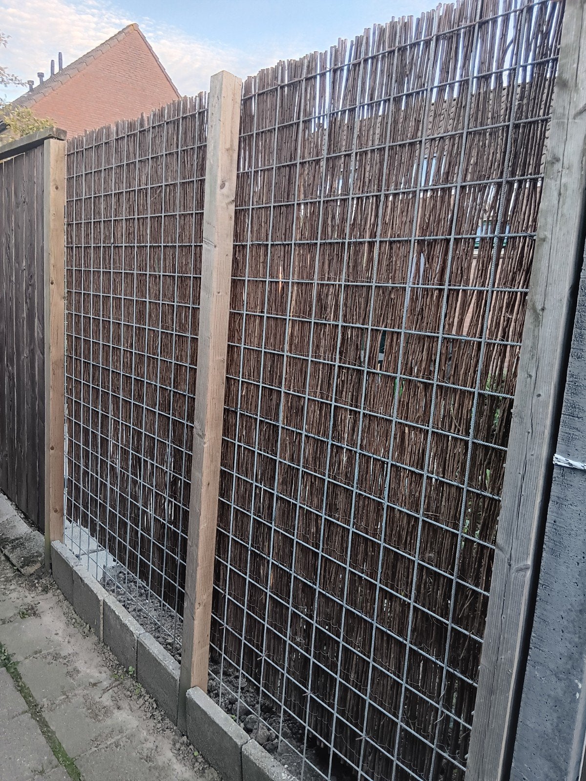 Betongaas, wilgenmatten, poort en schuttingdeel (gratis), Ophalen, Minder dan 3 meter, IJzer, 1 tot 2 meter