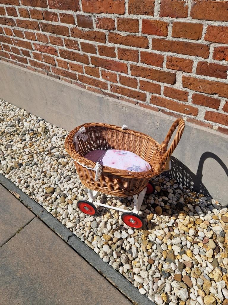 Poppenwagen rotan, Ophalen, Zo goed als nieuw