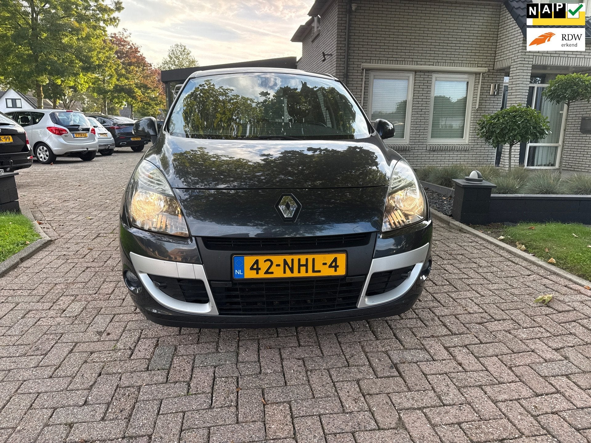 Renault Scénic 1.6 Dynamique 94000 KM!1!, Voorwielaandrijving, Stof, Gebruikt, 4 cilinders