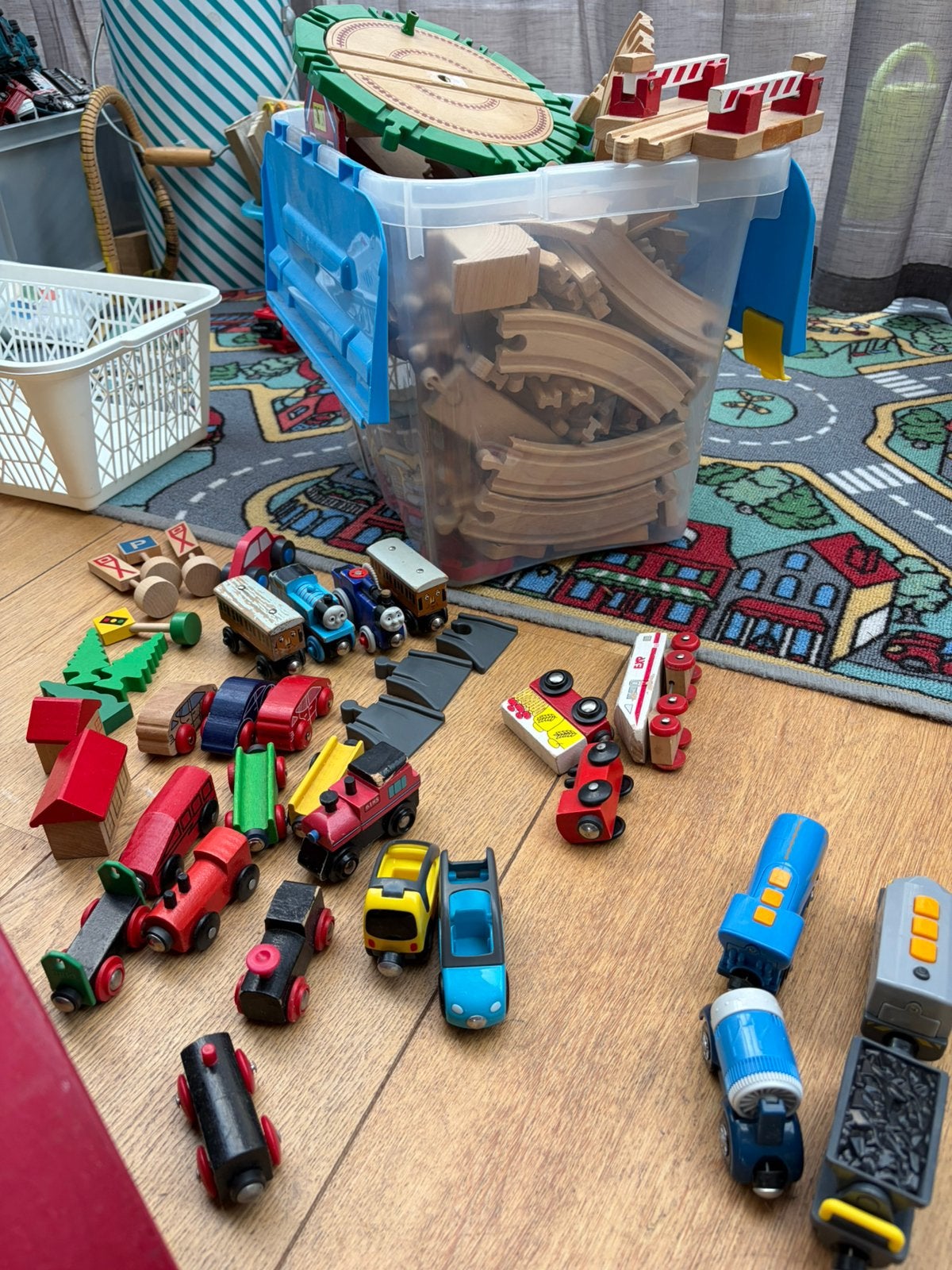 Grote houten treinbaan met Thomas de Trein en elektrische tr, Ophalen of Verzenden, Gebruikt