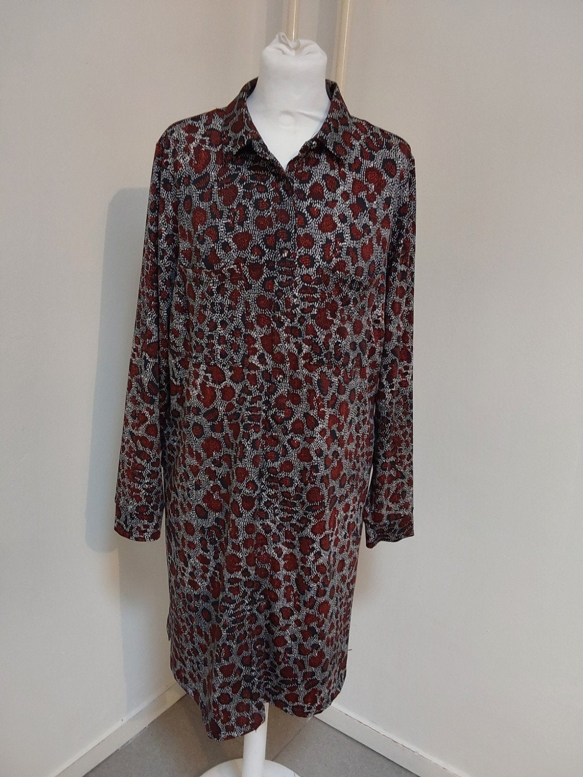 Prachtige lange blouse van Poools maat 44, okselmaat 60cm, Kleding | Dames, Poools, Verzenden, Zo goed als nieuw, Rood
