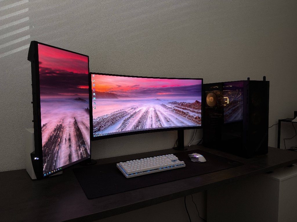 Complete Gaming Setup: MSI Gaming PC, AMD Ryzen 5 8400F, MSI, 1 TB SSD, Zo goed als nieuw