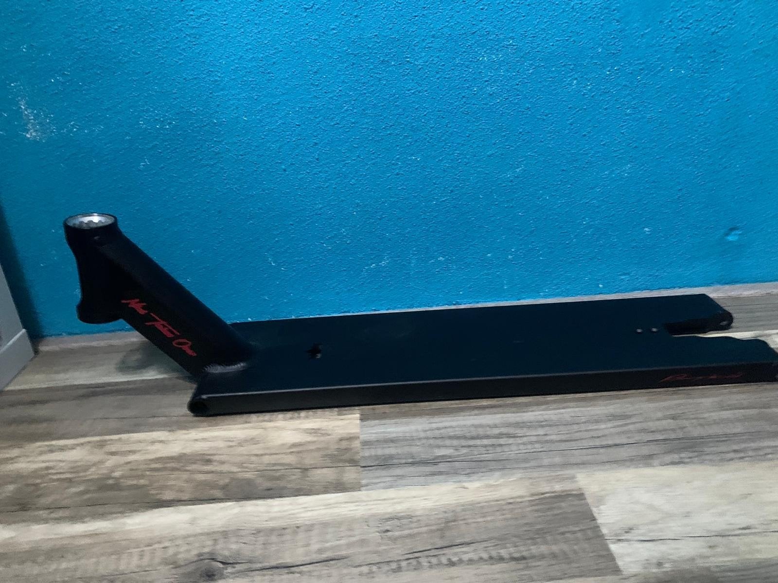 Nieuw NKD Mono Stuntstep Deck - Zwart met coole graphics, Ophalen of Verzenden