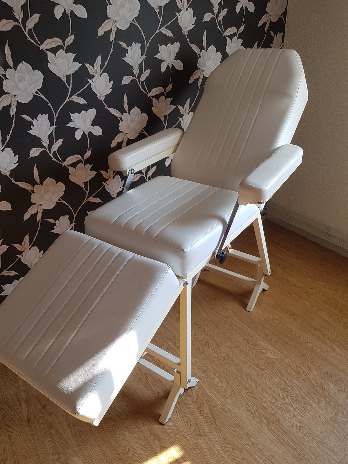 Behandelstoel schoonheidssalon / pedicure – goede staat, Ophalen