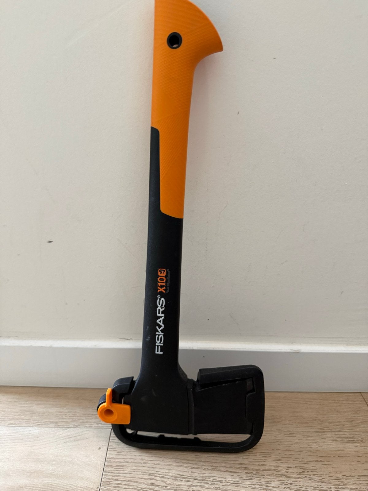 Fiskars X10 Bijl - nieuw, Ophalen of Verzenden, Nieuw, Overige typen