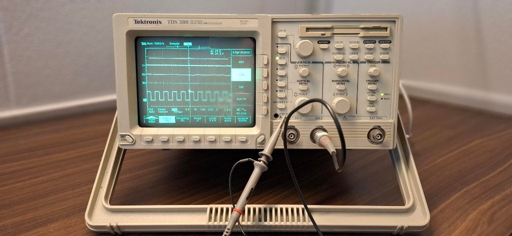 Tektronix TDS380, Ophalen, Gebruikt, Elektriciteit