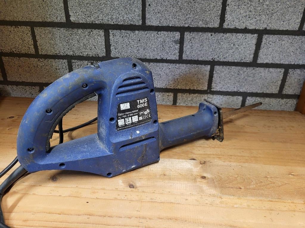 Reciprozaag electrisch, Doe-het-zelf en Verbouw, Gereedschap | Zaagmachines, Gebruikt, 70 mm of meer, 600 tot 1200 watt, Ophalen of Verzenden