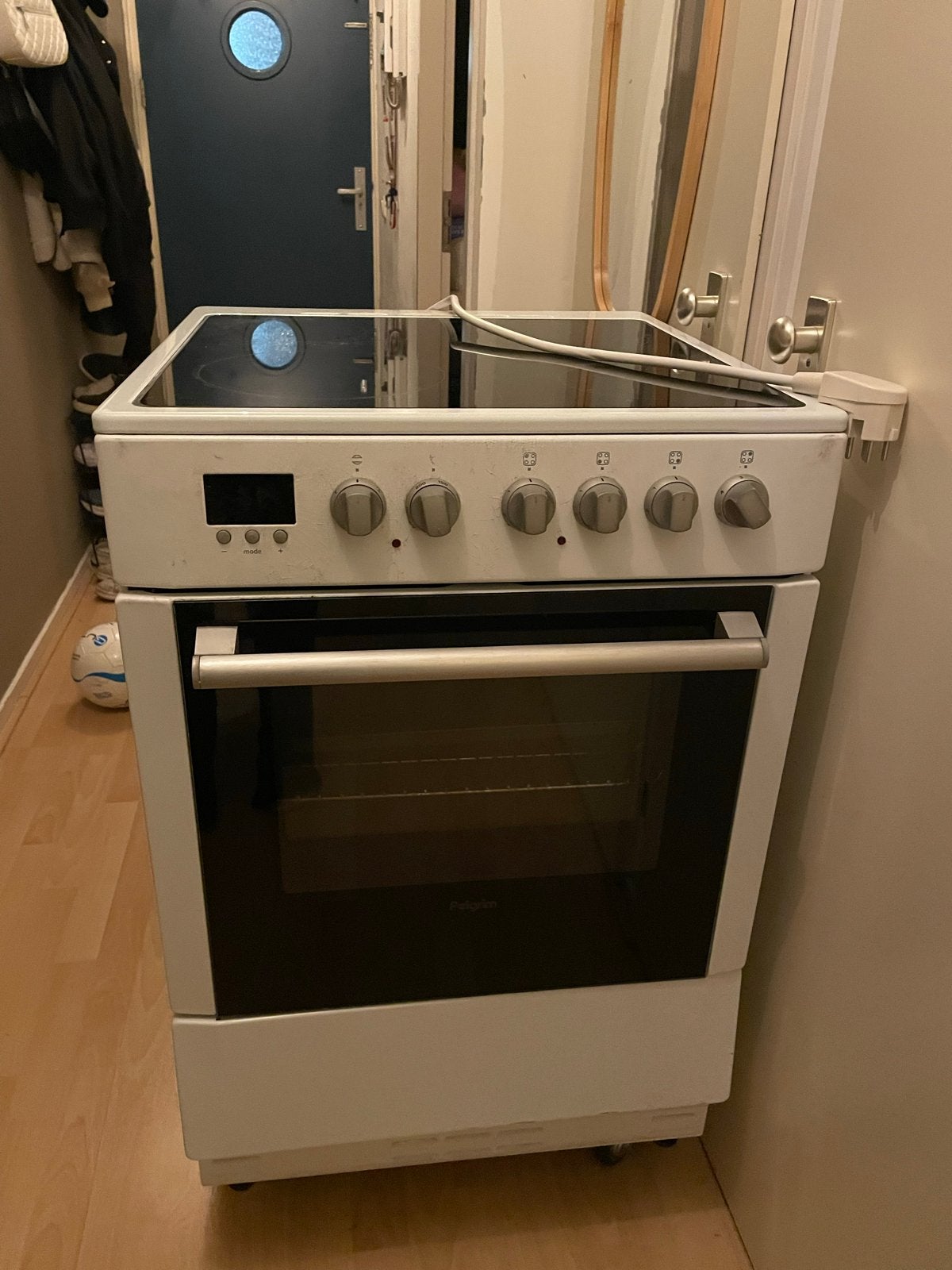 Vrijstaand elektrisch fornuis met inductie kookplaat, Witgoed en Apparatuur, Ophalen, Gebruikt, 60 cm of meer, 4 kookzones