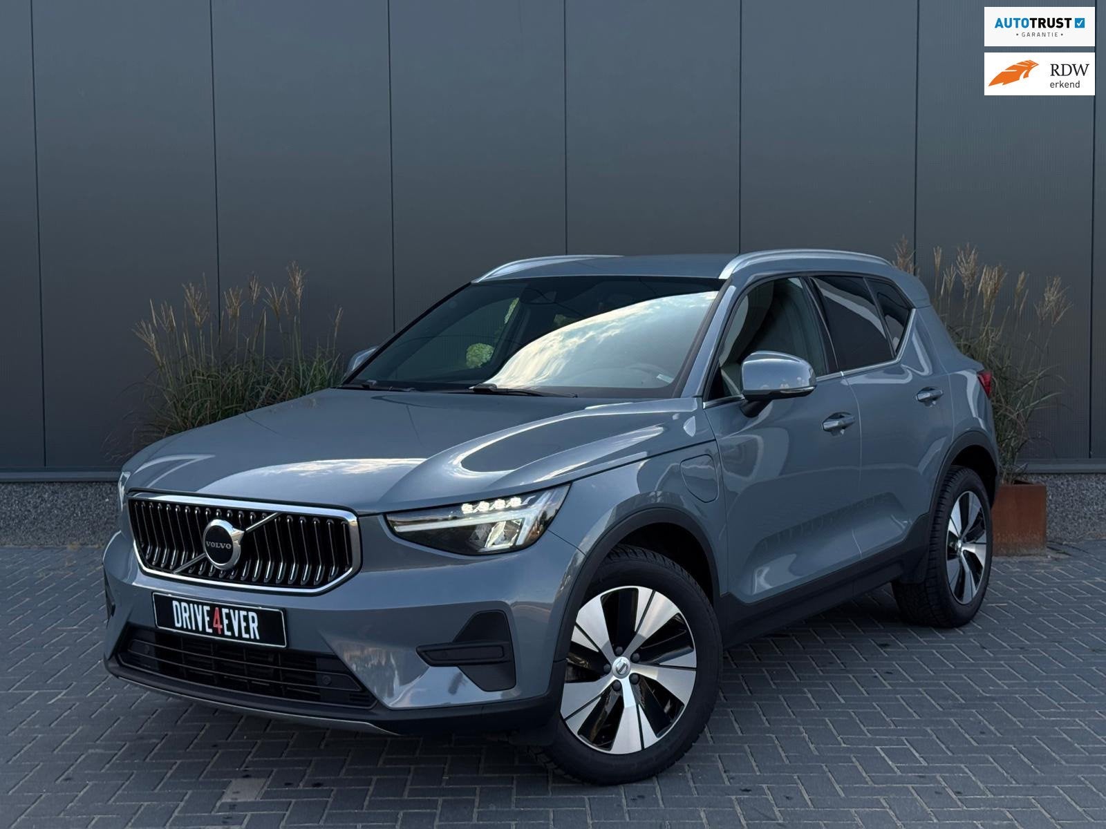 Volvo XC40 1.5 T4 Plug-in hybrid Core Bright FACELIFT M24 NA, Auto's, Stof, Gebruikt, Zwart, Blauw
