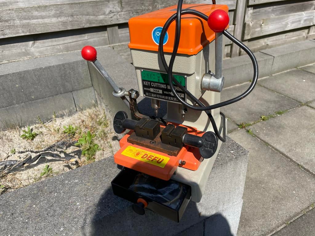 DE FU 368A Sleutelsnijmachine - 220V, Ophalen of Verzenden, Gebruikt