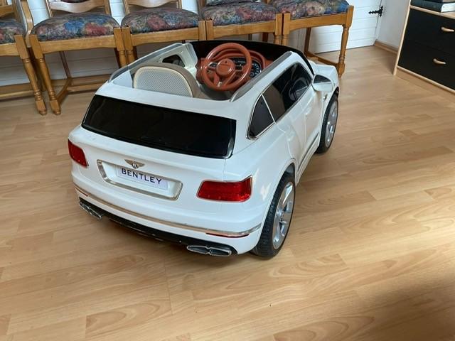 zelfrijdende apeelgoed auto, Kinderen en Baby's, Speelgoed | Speelgoedvoertuigen, Ophalen, Zo goed als nieuw, Afstandsbediening