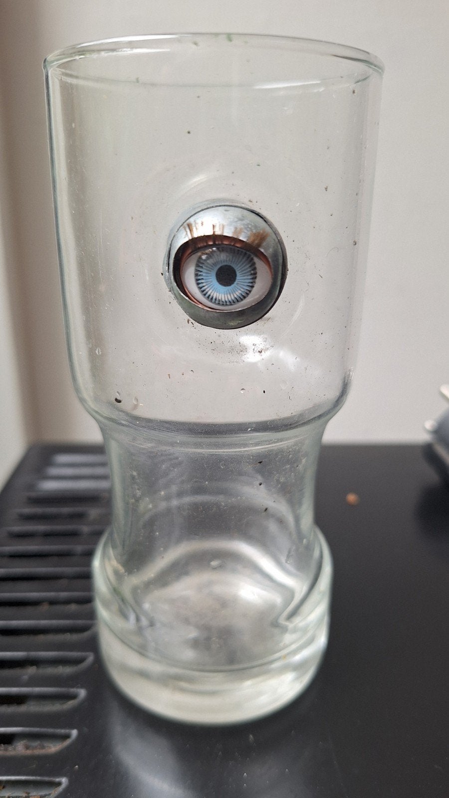 Knipoog glas, Ophalen