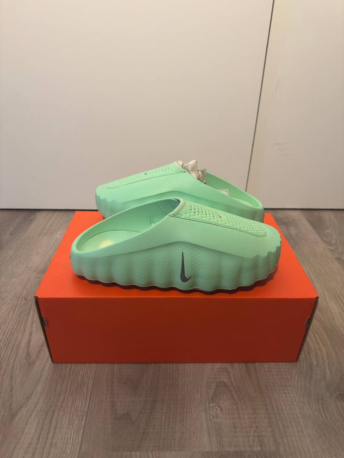Nike Mind 001 groene slippers maat 46, Slippers, Overige kleuren, Nieuw, Ophalen of Verzenden