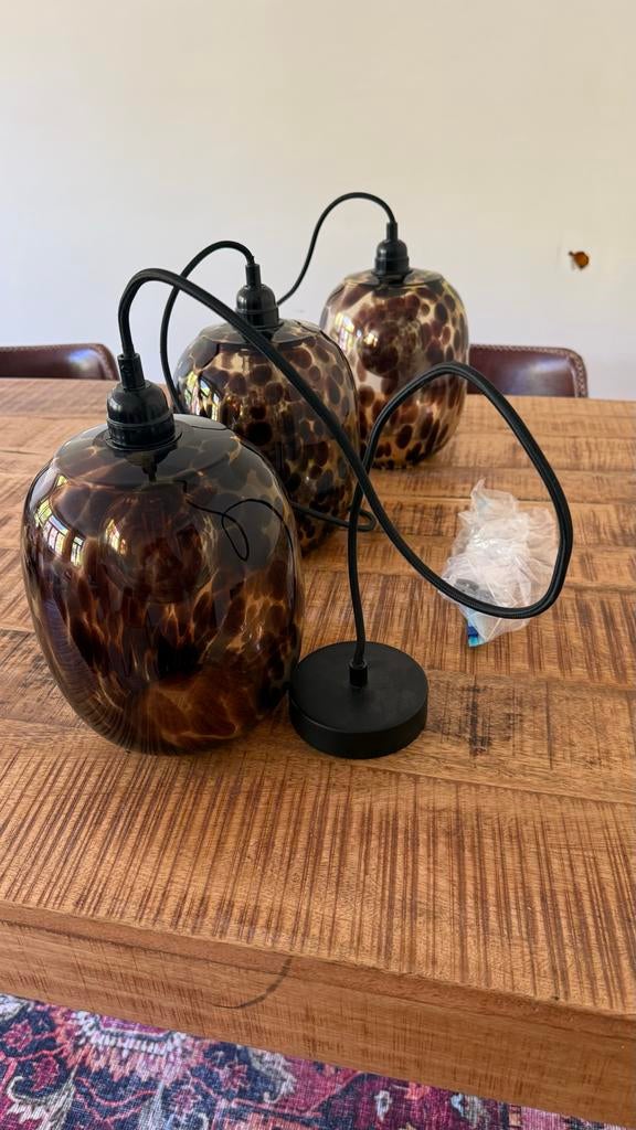 3 Glazen hanglampen met panter/luipaard thema, Ophalen of Verzenden, Zo goed als nieuw, Glas, Minder dan 50 cm