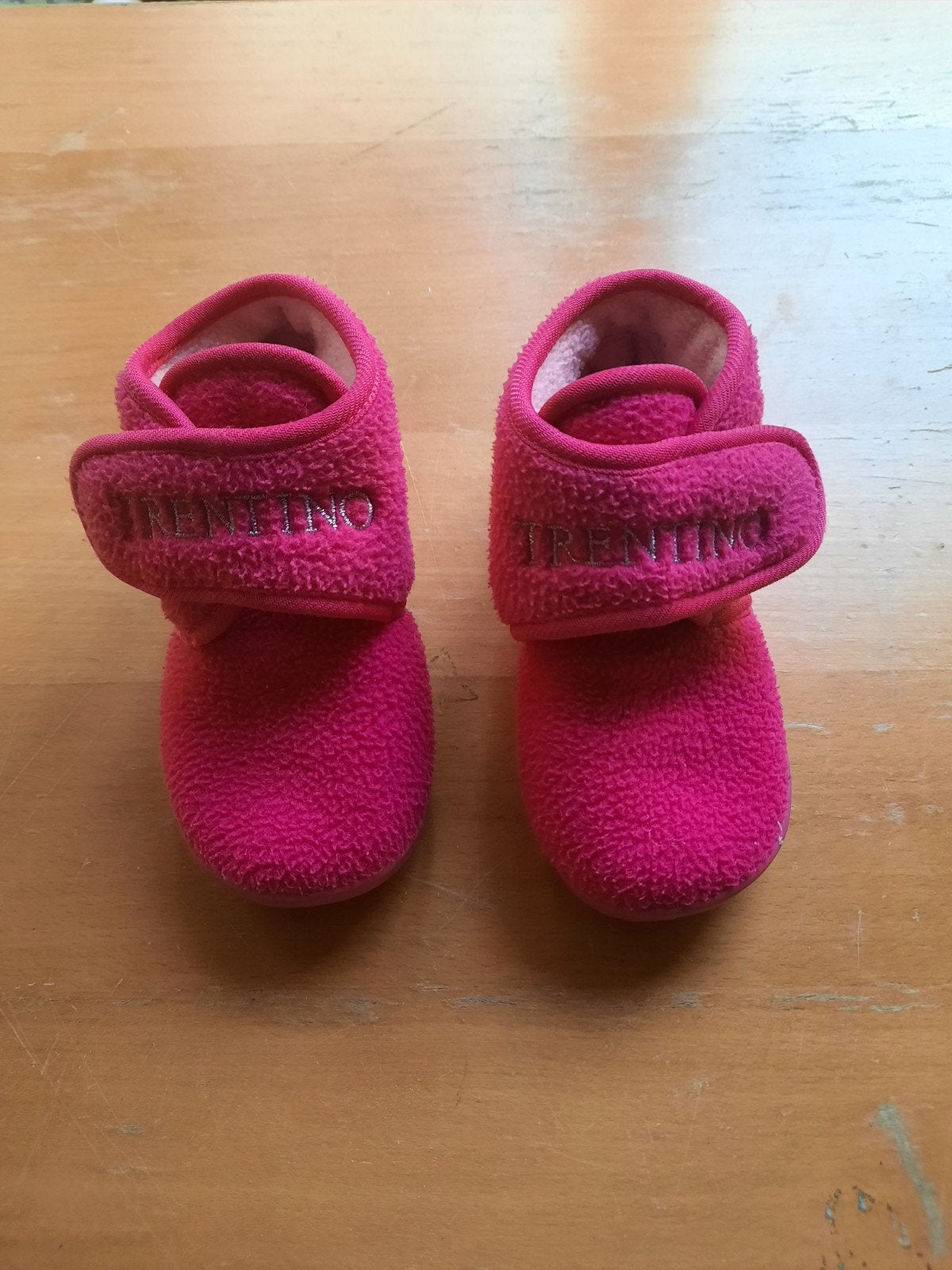 Te koop kinder sloffen met harde zool. Maat 25, Kinderen en Baby's, Slofjes, Trentino, Meisje, Ophalen of Verzenden