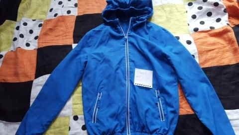 Jongens sport vest maat 146 Van Hema [net nieuw], Ophalen of Verzenden, Nieuw, Jongen, Trui of Vest