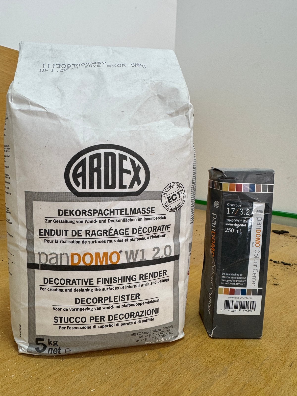 Ardex pandomo w1 en kleurvloeistof voor betoncere nieuw, Doe-het-zelf en Verbouw, Ophalen, Wandtegels, Nieuw, Minder dan 20 cm