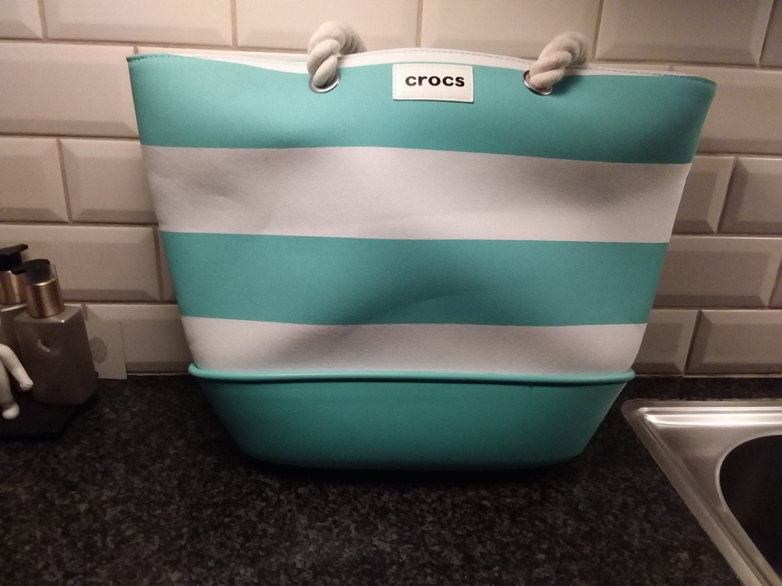Crocs (strand)tas. NIEUW, Sieraden, Tassen en Uiterlijk, Tassen | Damestassen, Ophalen of Verzenden, Nieuw, Blauw