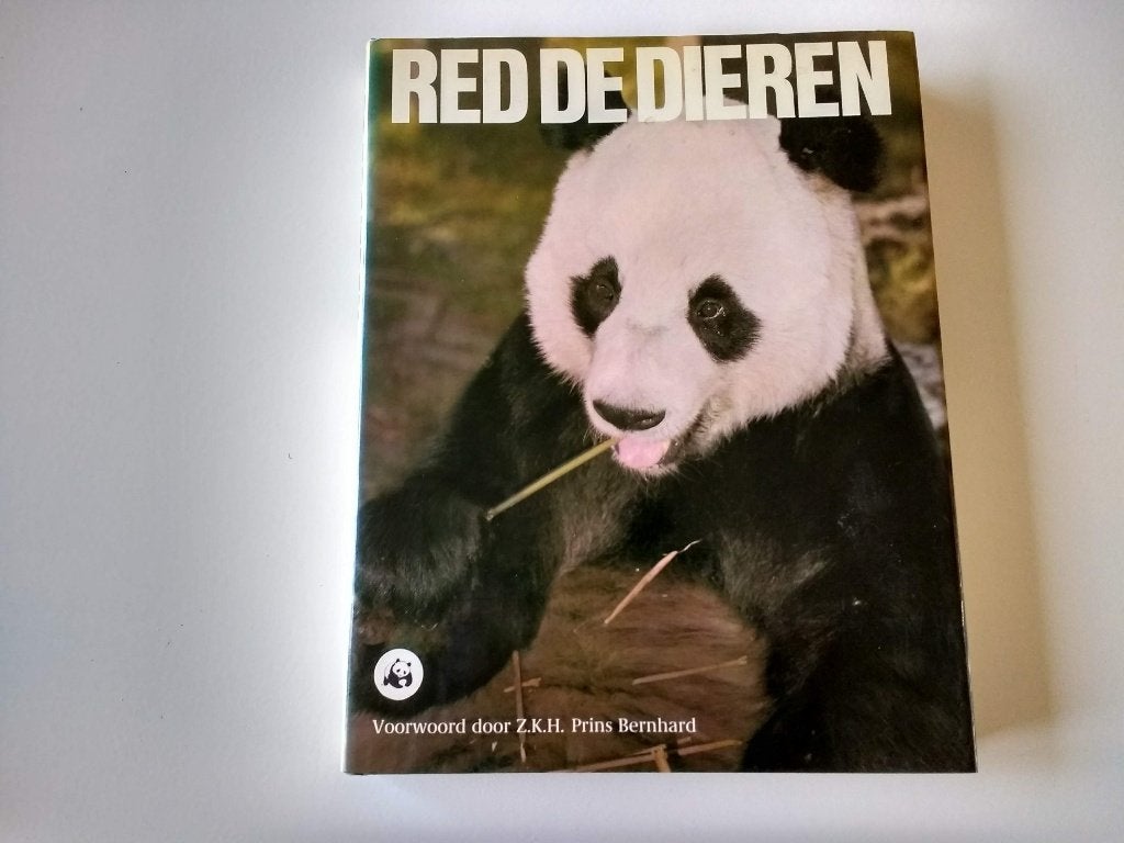 Boek Red de dieren Bedreigde diersoorten WWF veel foto's, Boeken, Ophalen of Verzenden, Zo goed als nieuw