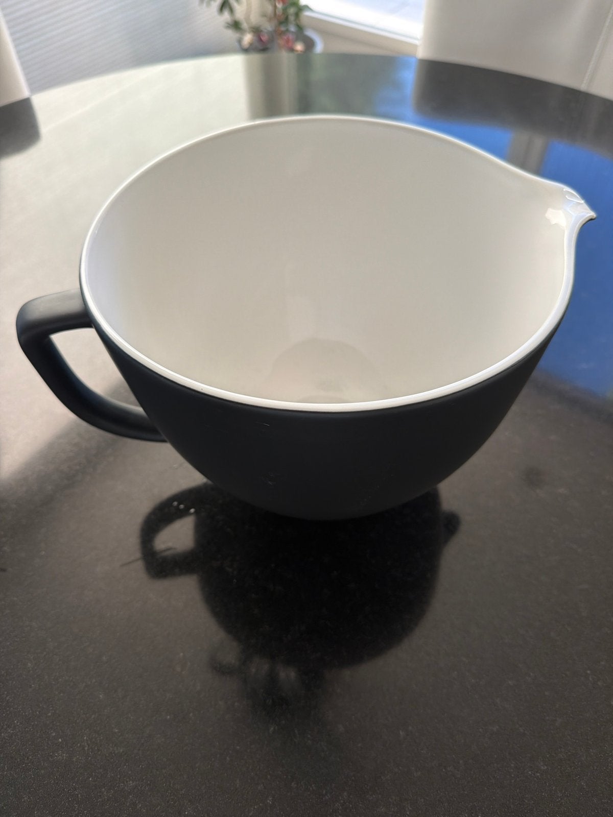 Kitchenaid zwarte beslagkom met handvat en schenktuit, Overige typen, Ophalen of Verzenden, Zo goed als nieuw, Zwart