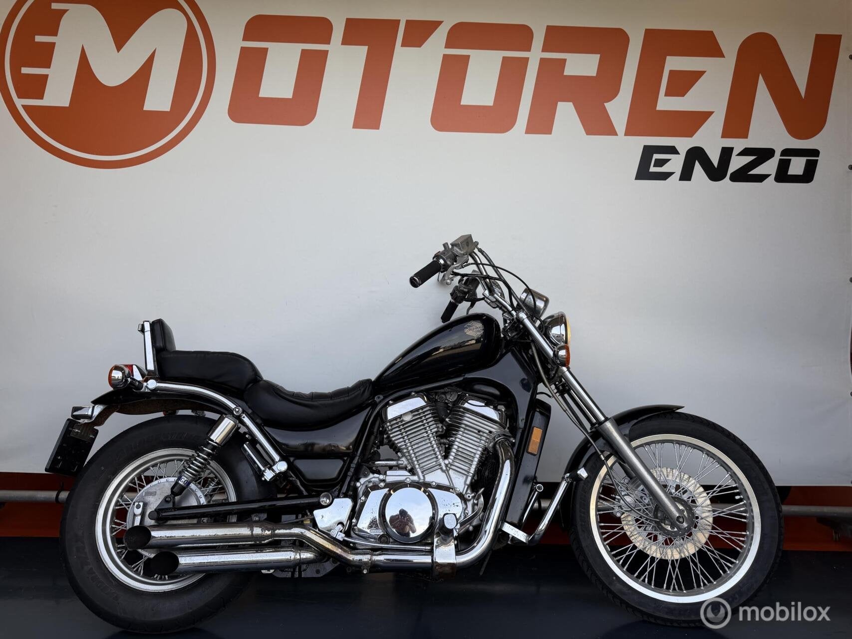 Suzuki VS 700 Intruder oltimer nieuwe banden + onderhoud, Chopper, Meer dan 35 kW, Handgeschakeld, 699 cc