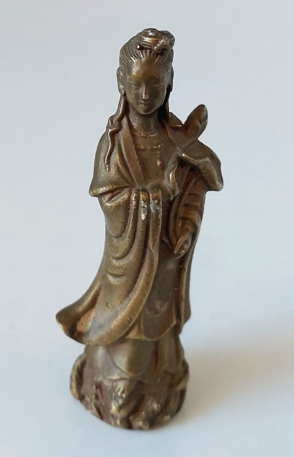 Oud Chinees Bronzen Guan Yin Miniatuur Chinees Brons Beeldje, Antiek en Kunst, Ophalen of Verzenden, Brons