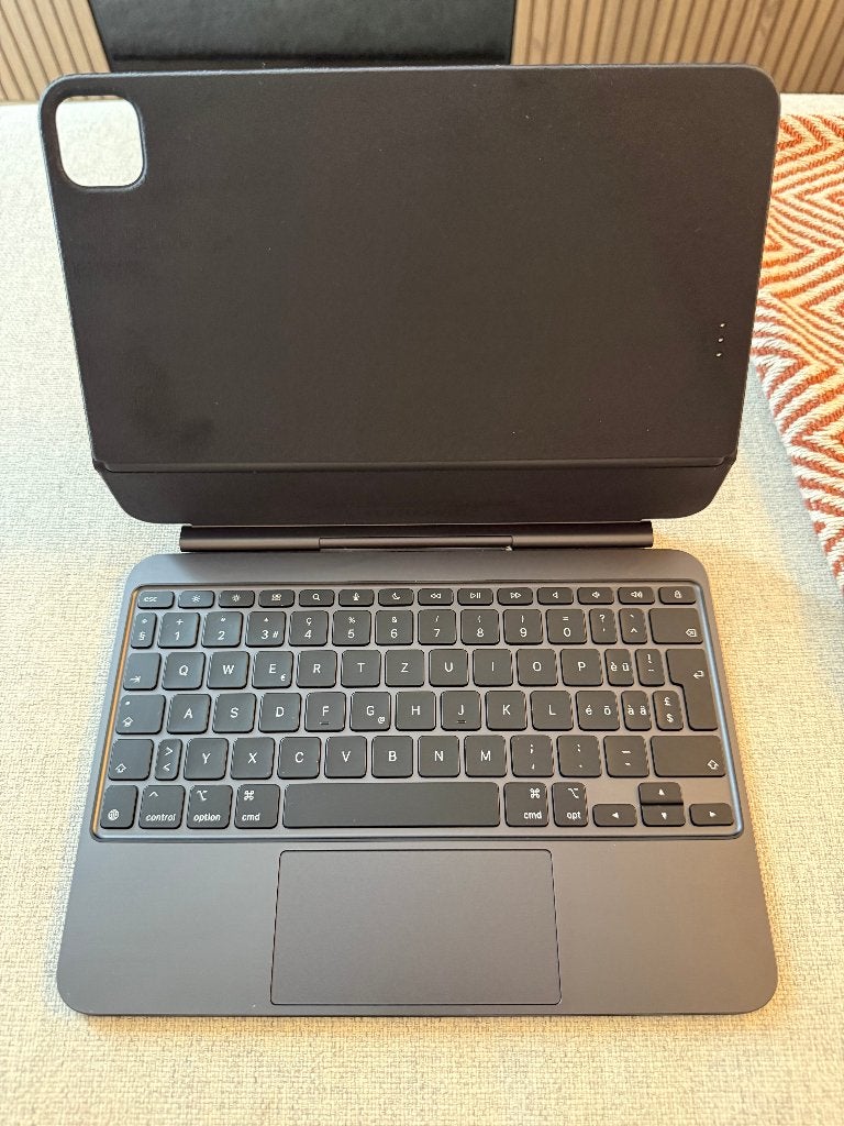 Apple Magic Keyboard(M4) A2975 for Ipad Pro 11-inch, Gebruikt, 11 inch, Bescherming voor- en achterkant, Ophalen of Verzenden