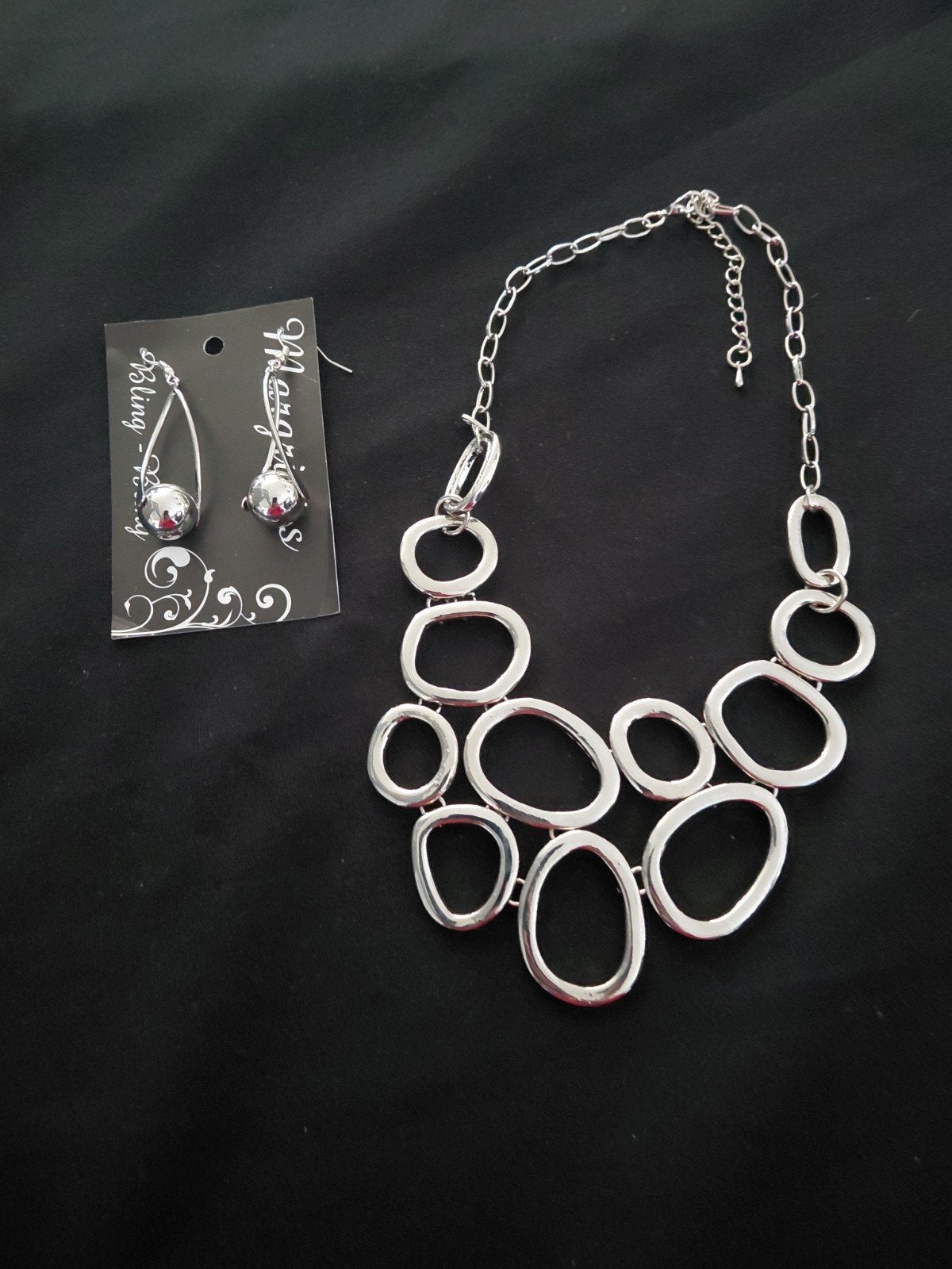 Keeting zilverkleurig en oorbellen set Nieuw, Sieraden, Tassen en Uiterlijk, Ophalen, Nieuw, Zilver, Overige materialen