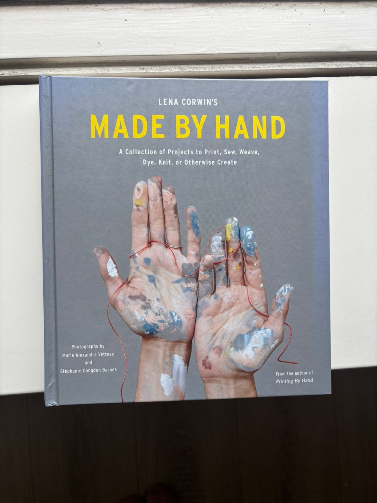 Made by hand - Lena Corwin, Ophalen of Verzenden, Zo goed als nieuw, Overige onderwerpen