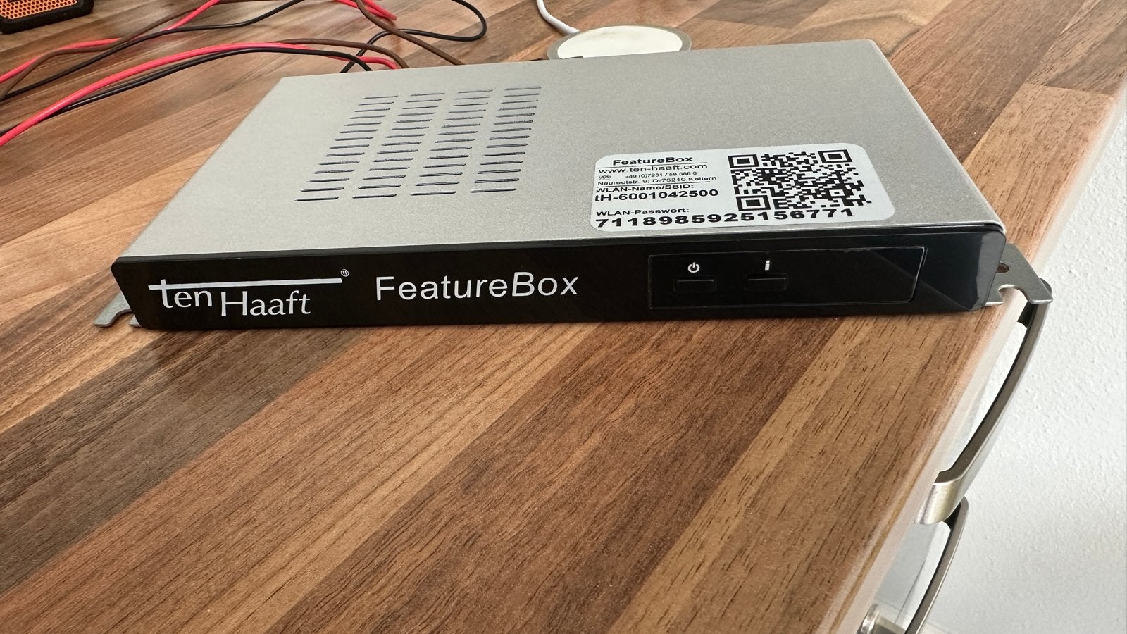 Ten Haaft Featurebox voor Oister schotelantenne, Verzenden, Zo goed als nieuw, (Schotel)antenne-accessoires, Overige merken