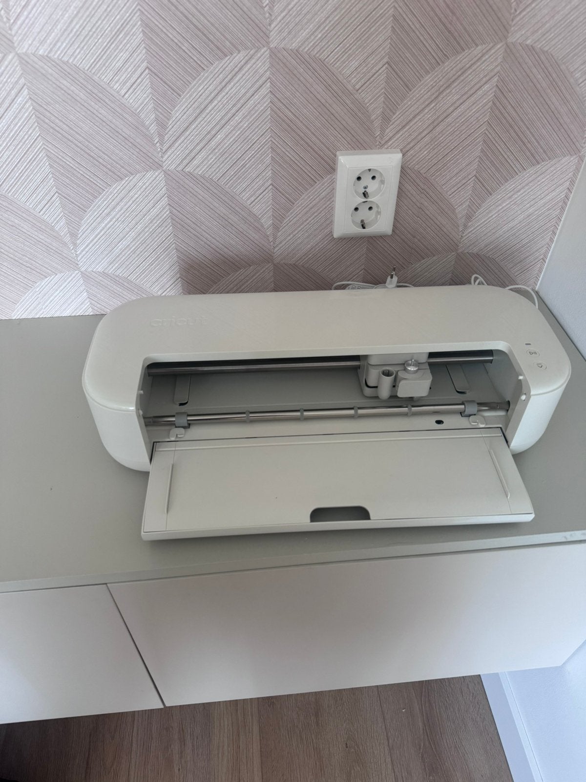 Cricut explore 5 + essentials en toebehoren, Ophalen, Nieuw, Cricut, Knutselmateriaal