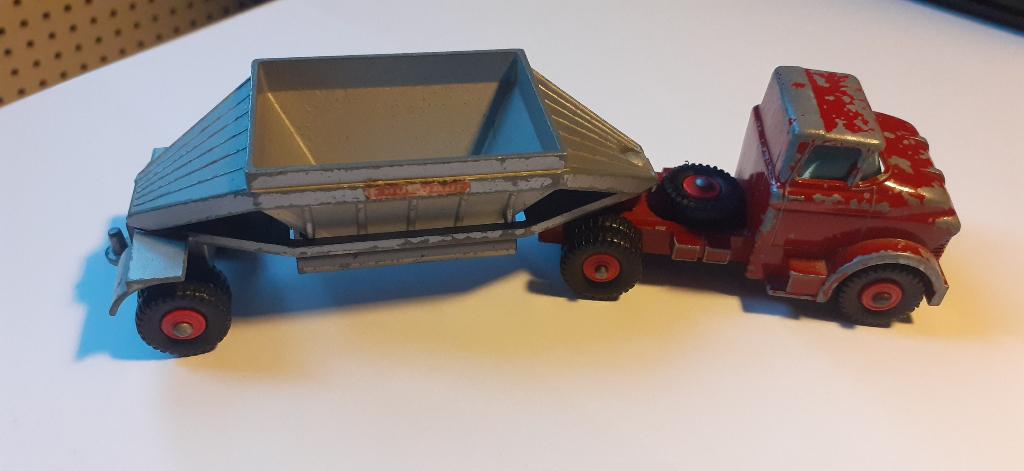 Matchbox M4-B3 GMC Tractor & Fruehauf Hopper Train, Verzenden, Gebruikt, Bus of Vrachtwagen