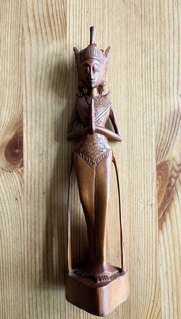 Balinees houten beeld, Antiek en Kunst, Ophalen of Verzenden, 20 - 50 cm, Beeld, Hout