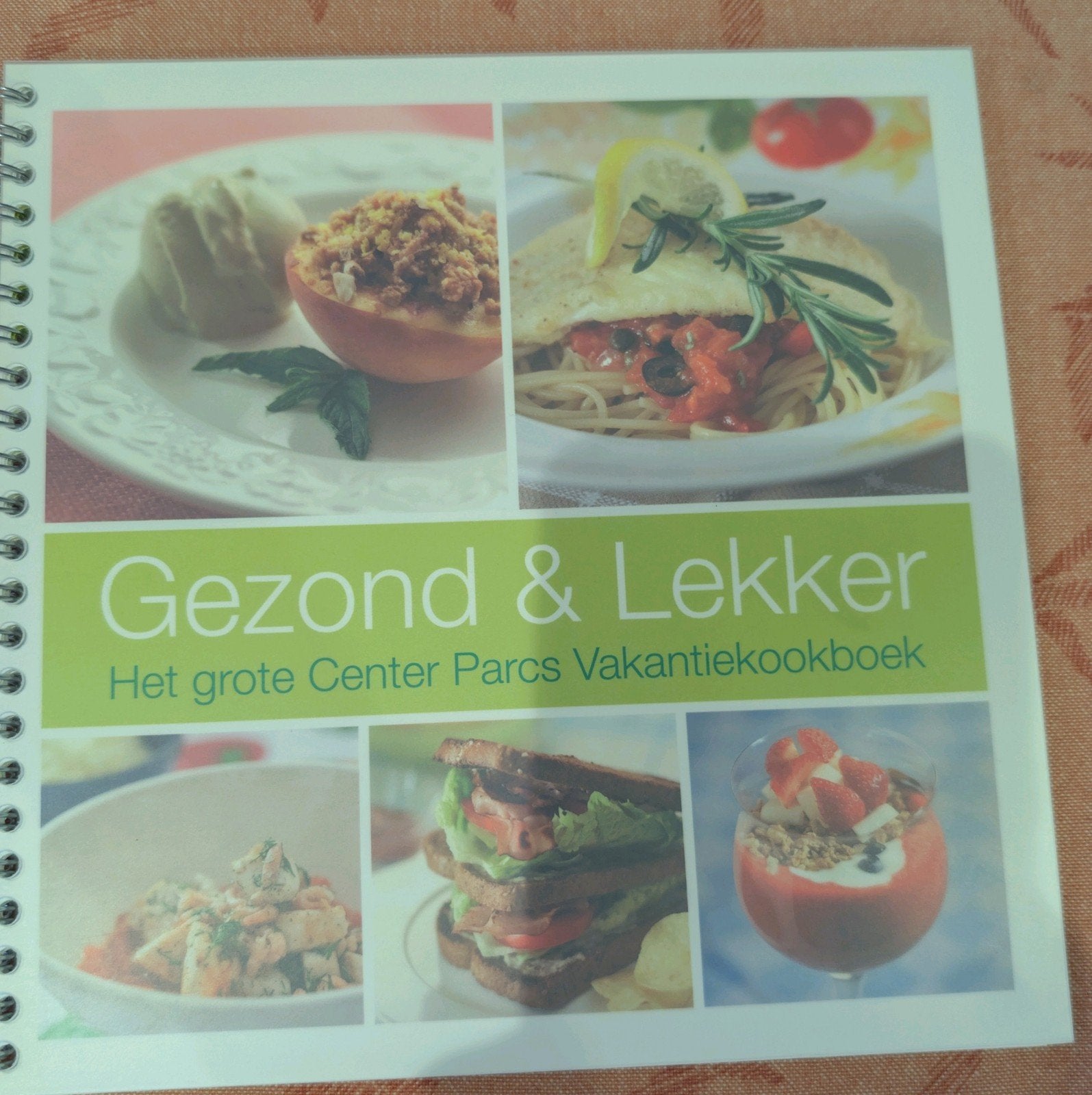 2 Nieuwe Center Parcs Vakantie Kookboeken - Gezond & Lekker, Boeken, Ophalen of Verzenden, Nieuw, Gezond koken