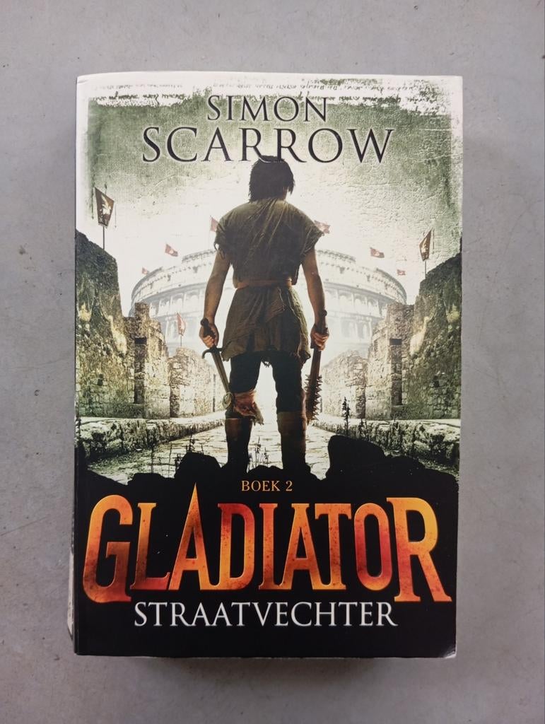 Simon Scarrow - Straatvechter, Ophalen of Verzenden, Zo goed als nieuw, Simon Scarrow