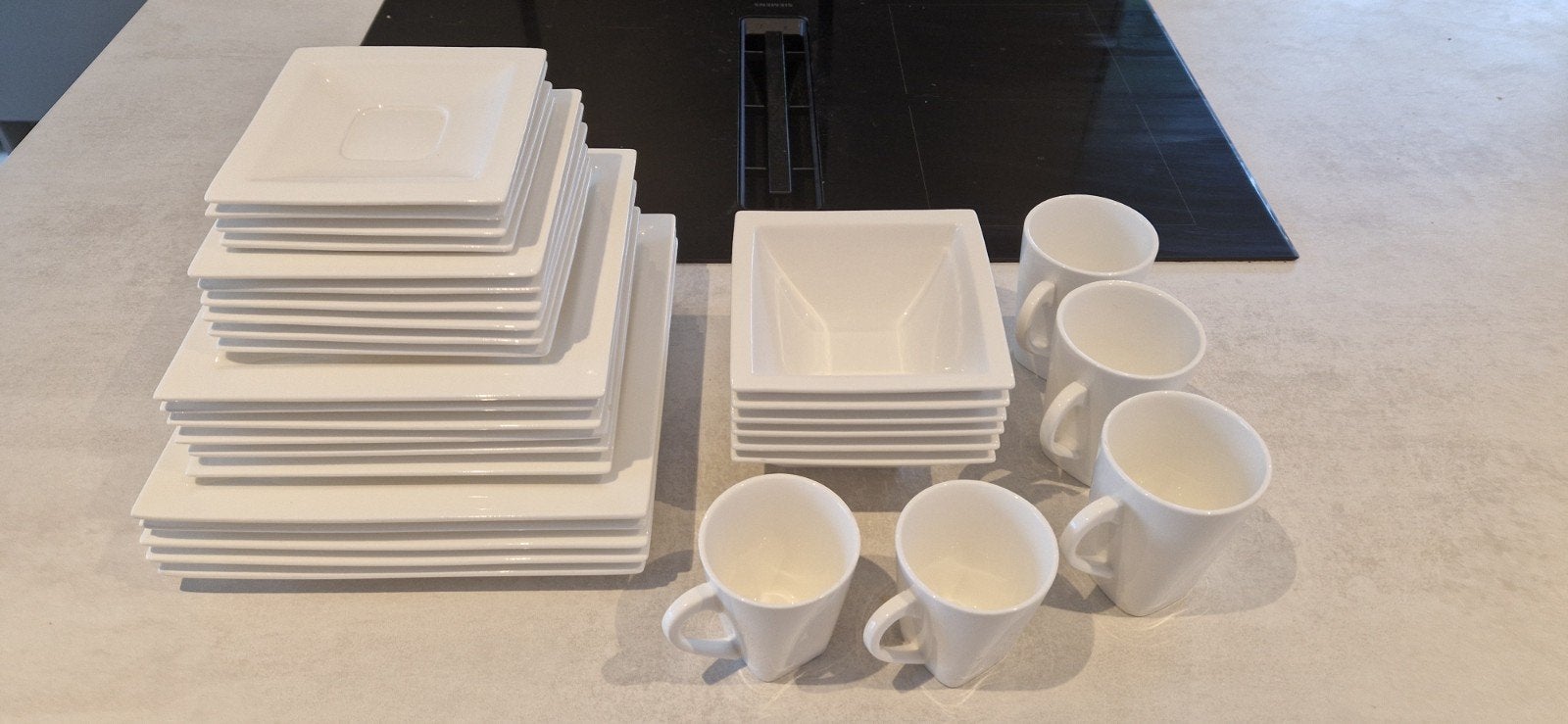 32 delig servies van True Life by Sam & Squito, Huis en Inrichting, Ophalen, Overige stijlen