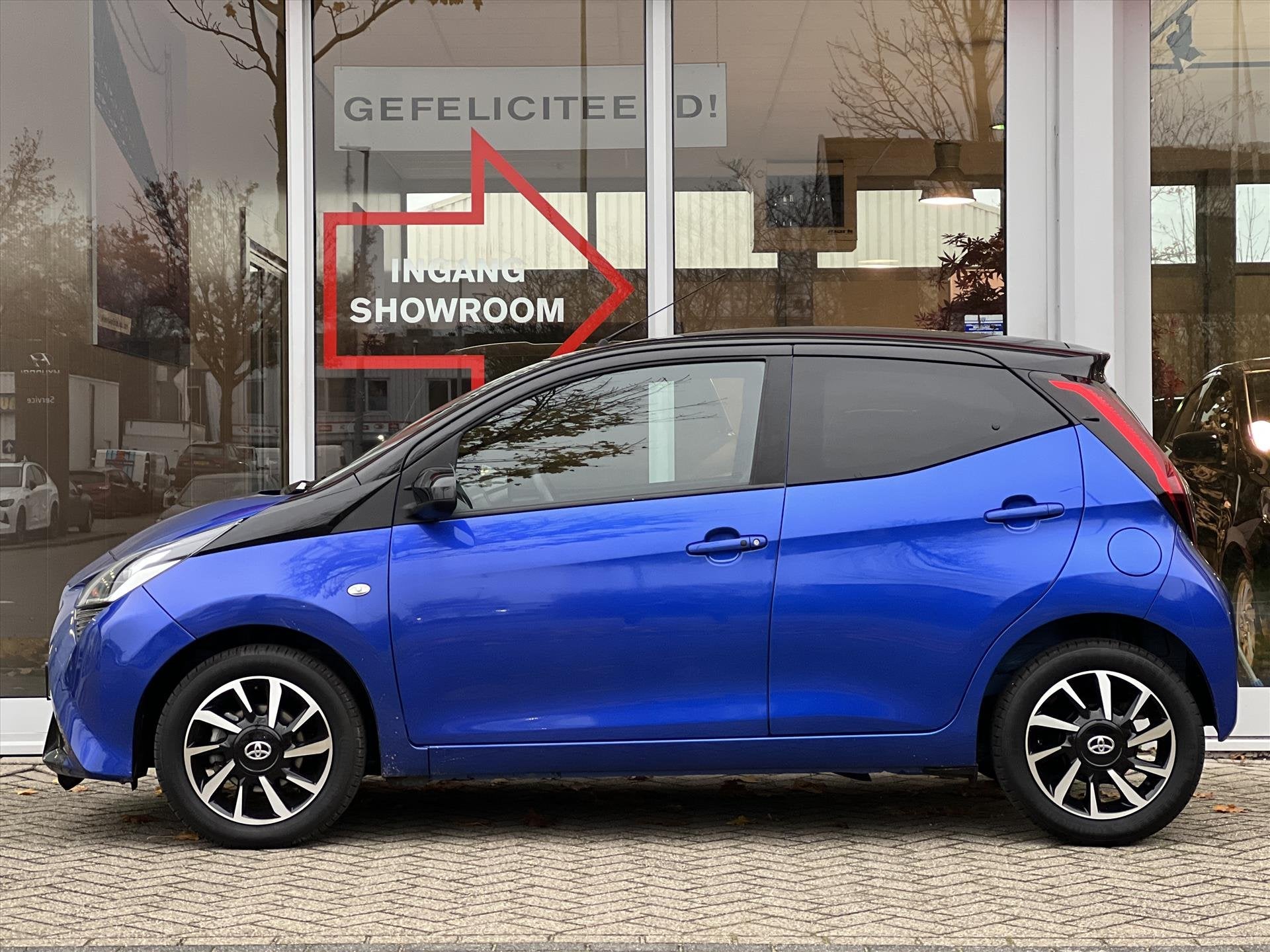 TOYOTA Aygo 1.0 VVT-i 5D x-clusiv | ECC | Camera | PDC | Key, Auto's, Keurmerk '100% Onderhouden', Stof, Gebruikt, Bedrijf