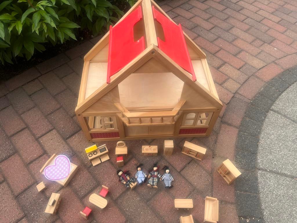 Houten Poppenhuis met Meubels en Poppen, Ophalen, Gebruikt, Poppenhuis