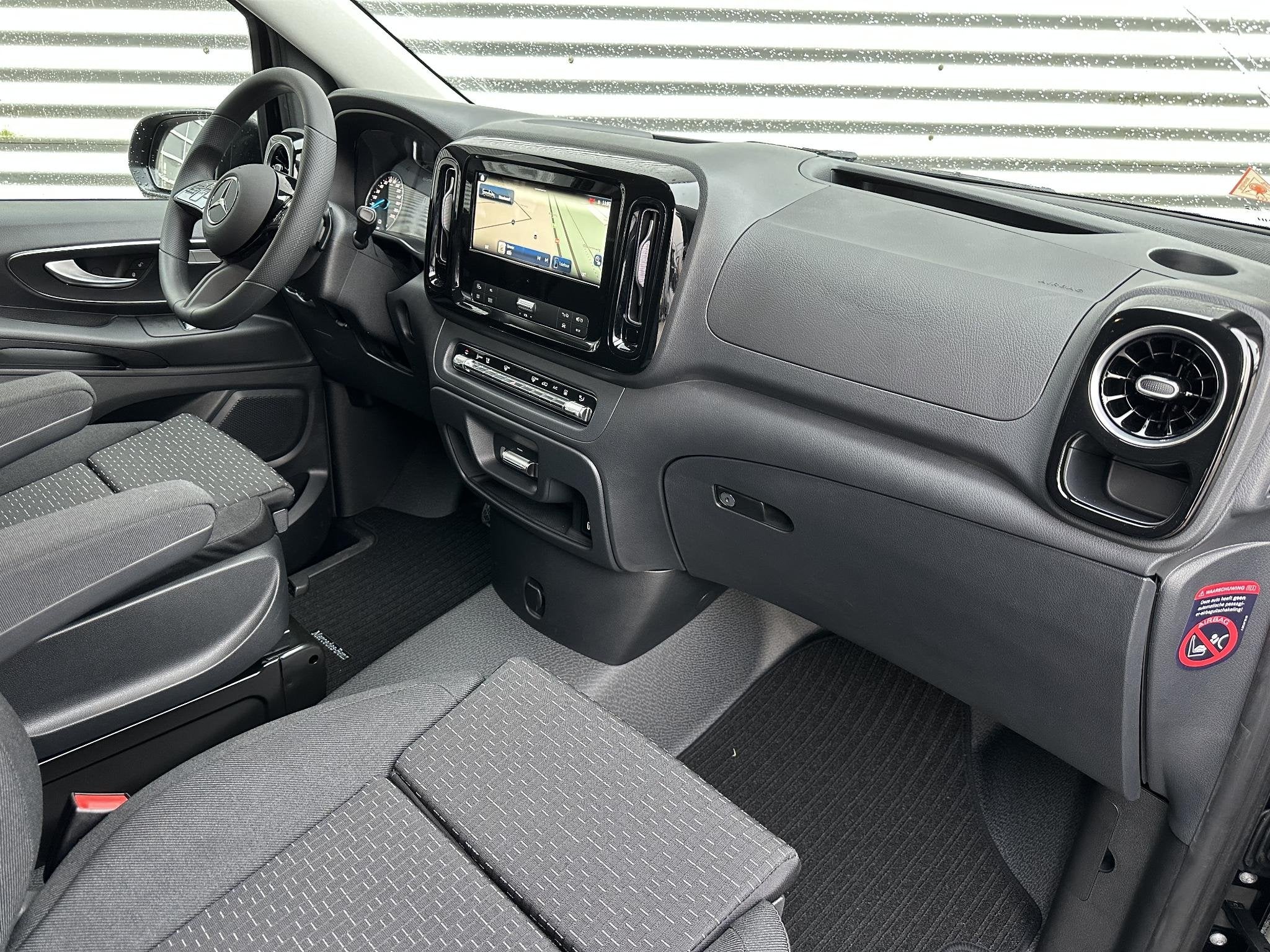 Mercedes-Benz eVito Tourer 129 PRO L3 90 kWh Full Options 8-, Auto's, Gebruikt, 585 min, Te koop, Mercedes-Benz Certified